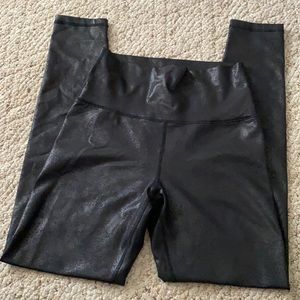 Aerie crackle black leggings size medium